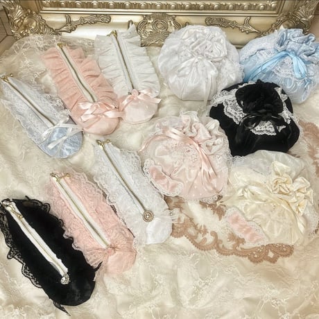 Marshmallow lace pouch