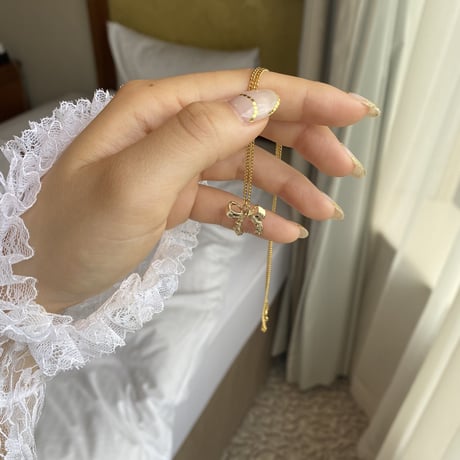 ribbon gold necklace (A)