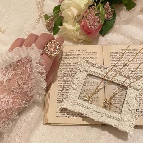 stone cameo ring