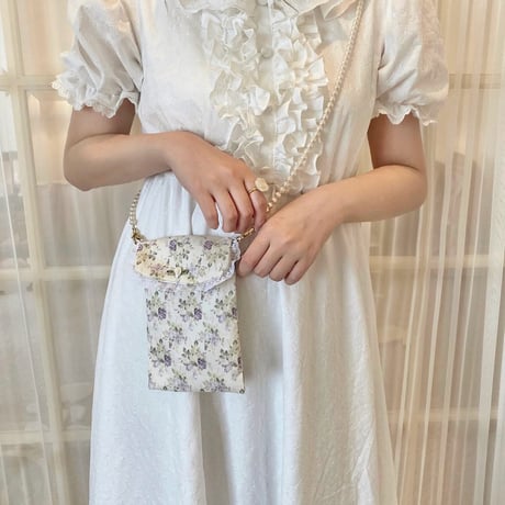 Pearl chain smartphone pouch