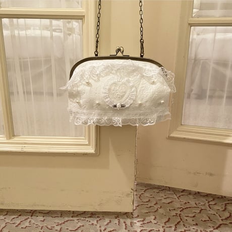Cotton lace clasp bag