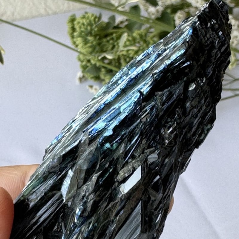 🖤《問いかける結晶──ビビアナイト原石》 | Studio Kururi