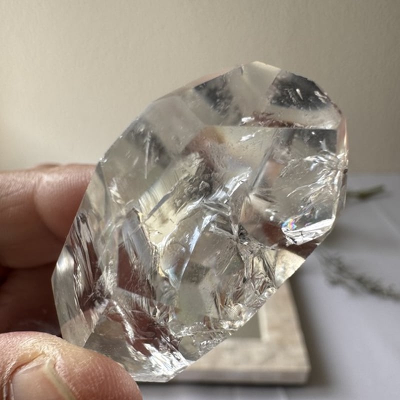 🕊《光の羽が宿る場所──ブラジル産水晶フリーフォーム》 | Studio Kururi