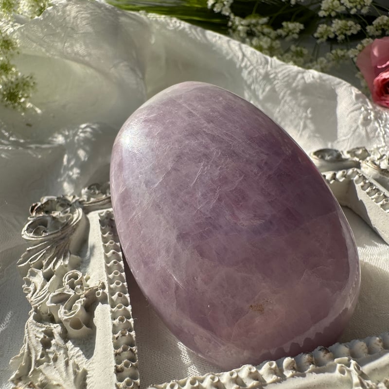 静かな体温を思い出す ― クンツァイトのパームストーン ― | Studio Kururi