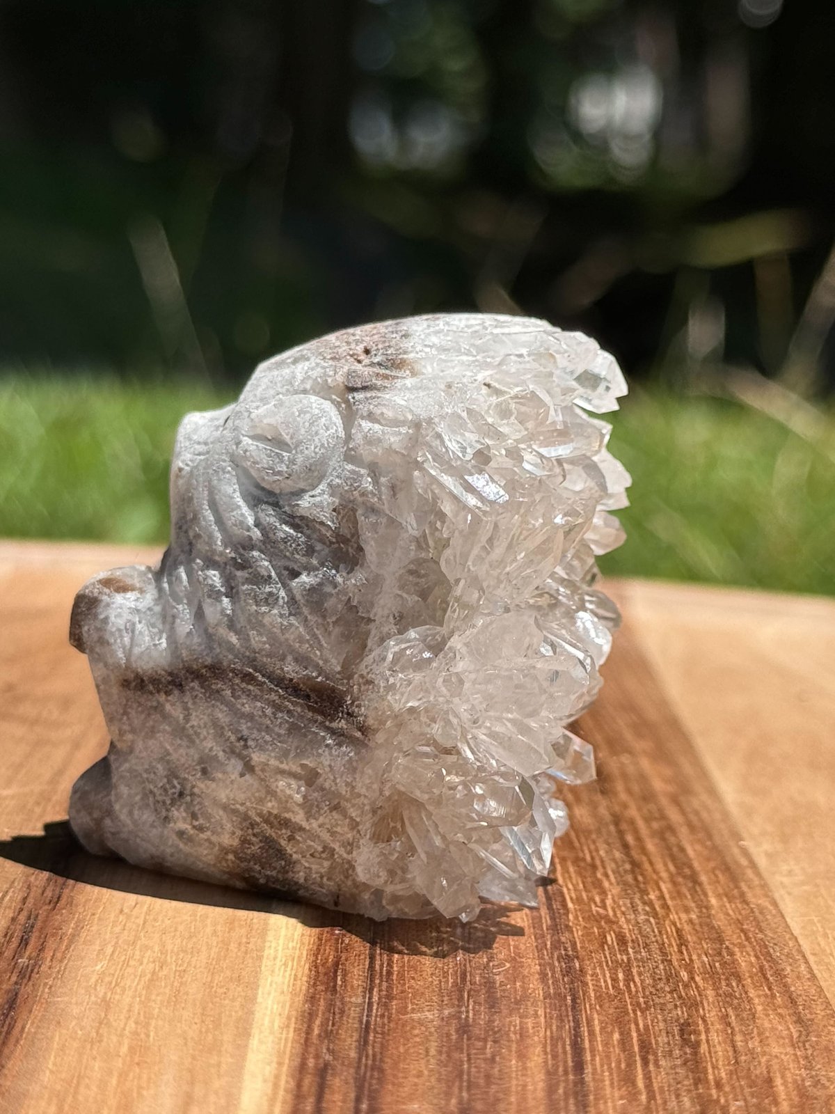 ハリネズミ天然クリスタル生石クラスター彫物