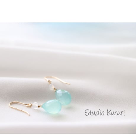 幸せがギュッ♪　シーブルーカルセドニーピアス