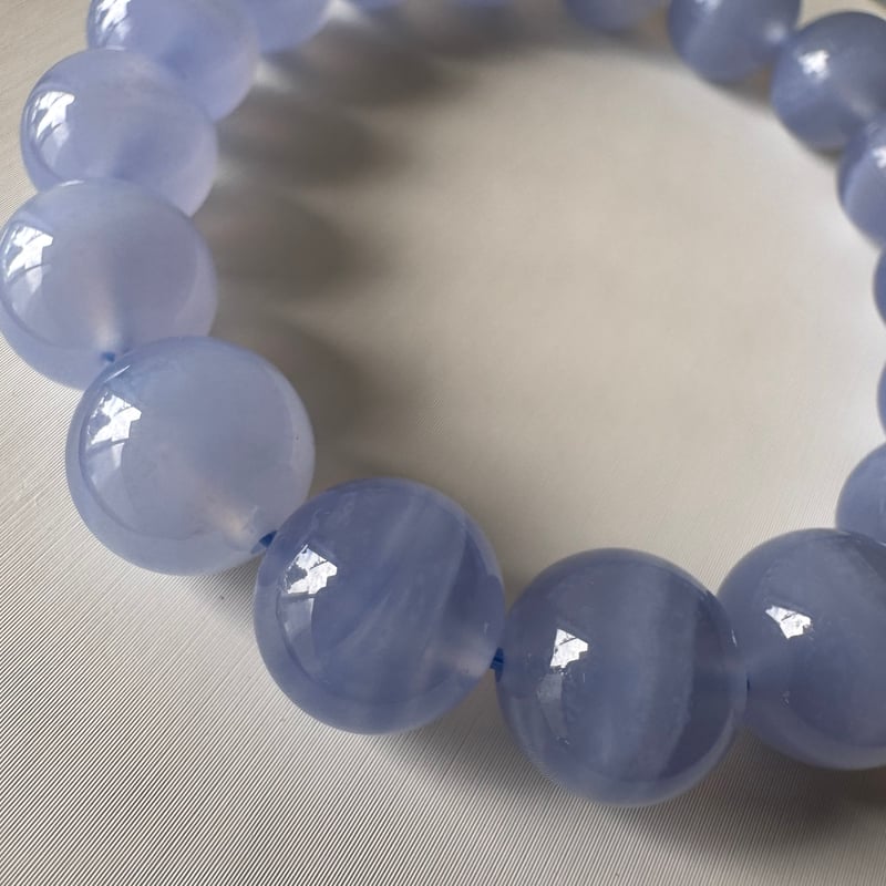 静けさをまとった光の粒》ブルーカルセドニー・ブレスレット | Studio