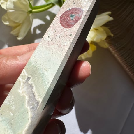 ユニコーンジャスパー 〜心を緩め、あなたの花を咲かせる石〜