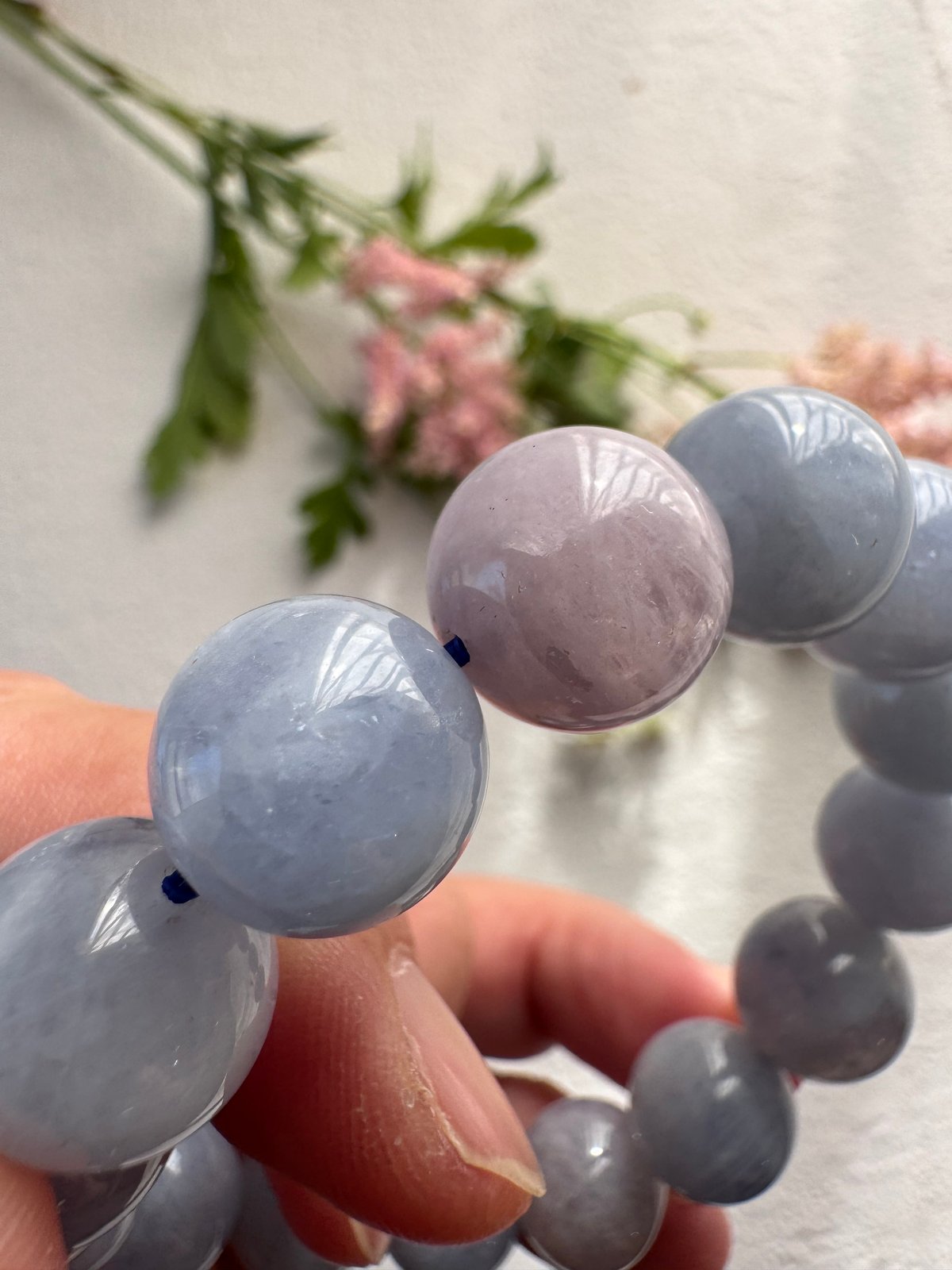 静かな癒しがほどけてゆく》ブルーローズクォーツ・ブレスレット