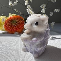 《眠りの森のまもりびと》　ネフライトのハリネズミ　天然の石目がある為、お値引きしております。
