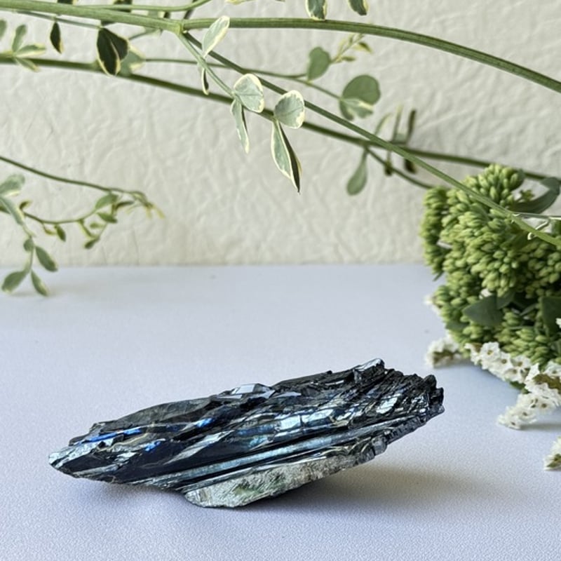 🖤《問いかける結晶──ビビアナイト原石》 | Studio Kururi