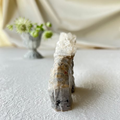 水晶の結晶ザクザクのぞうさん