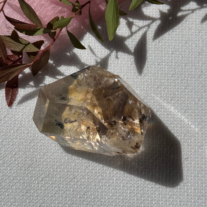 静けさの奥に灯る黄金の記憶》 非加熱シトリン | Studio Kururi