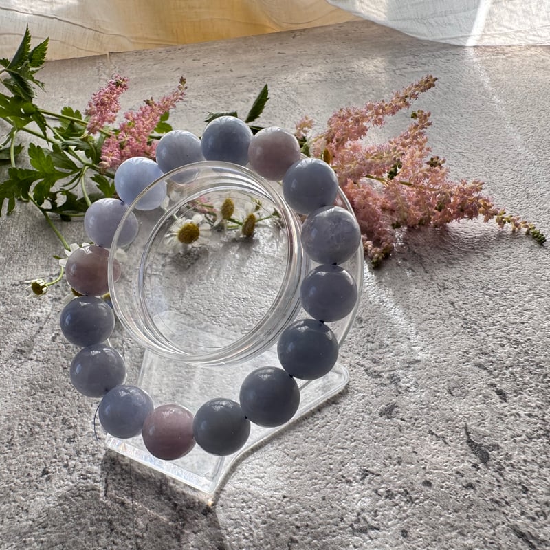 静かな癒しがほどけてゆく》ブルーローズクォーツ・ブレスレット