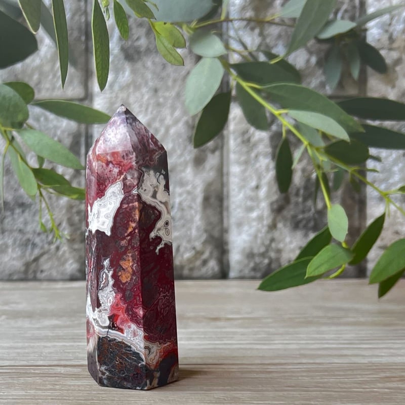 神秘的に重なり合ったメキシカンクレイジーレースアゲート