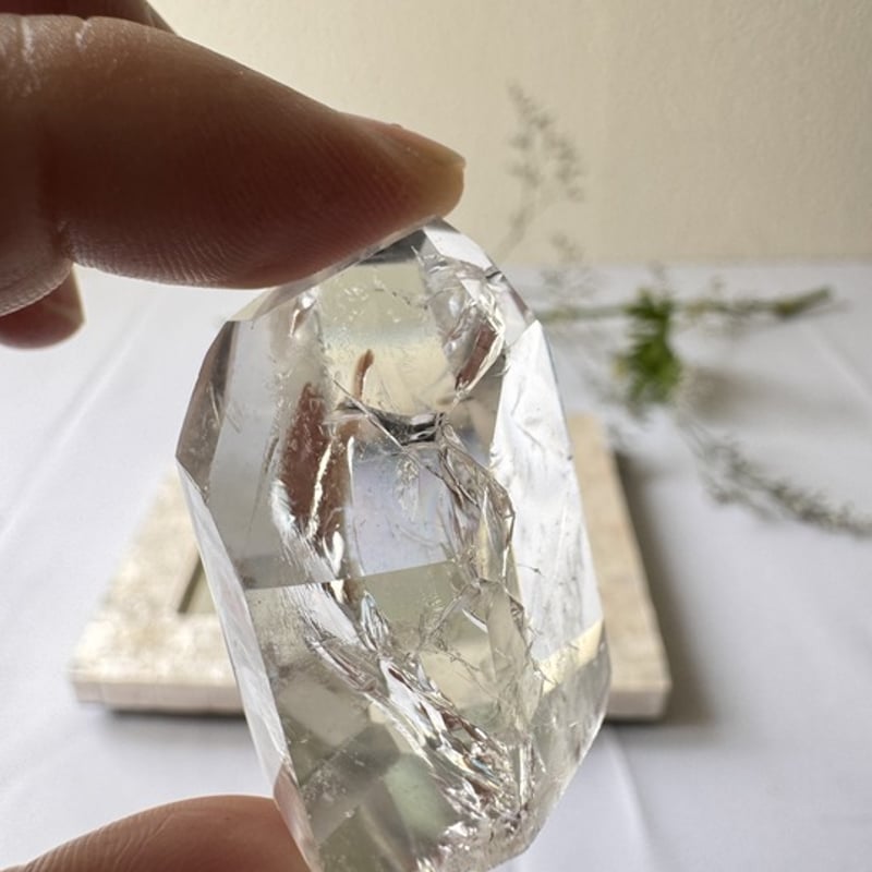 🕊《光の羽が宿る場所──ブラジル産水晶フリーフォーム》 | Studio Kururi