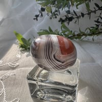 心の層を映す石　－　ボツワナアゲート