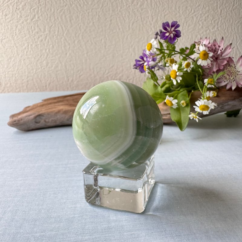 天然石 ピスタチオカルサイト スフィア 約6.8センチ 台座2点No.1299 天然石 ピスタチオカルサイト スフィア 約6.8センチ 台座2点No.1299