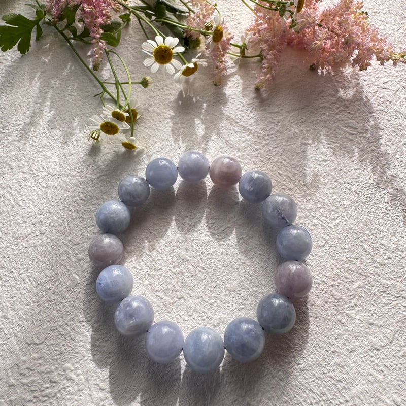 静かな癒しがほどけてゆく》ブルーローズクォーツ・ブレスレット