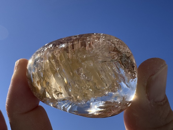 エレスチャルです。 エレスチャルクォーツ 〜最終形態の水晶が持つ神秘の波動〜 | Studio