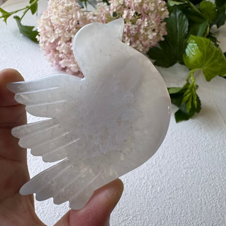 《静けさをたずさえて飛ぶ鳥》鳩のアゲート彫刻