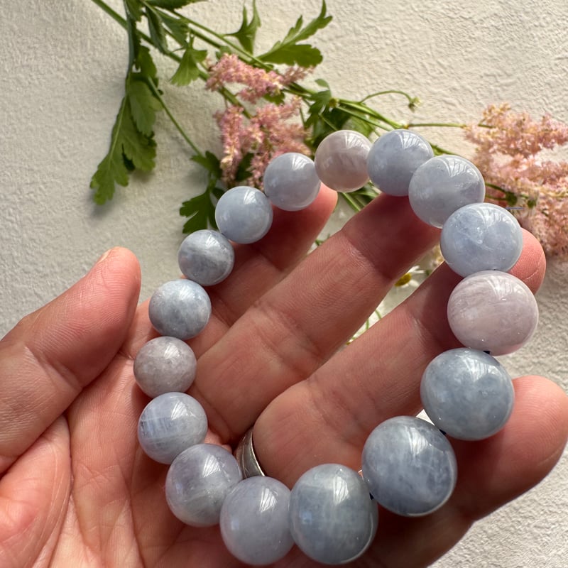 静かな癒しがほどけてゆく》ブルーローズクォーツ・ブレスレット 静かな癒しがほどけてゆく》ブルーローズクォーツ・ブレスレット
