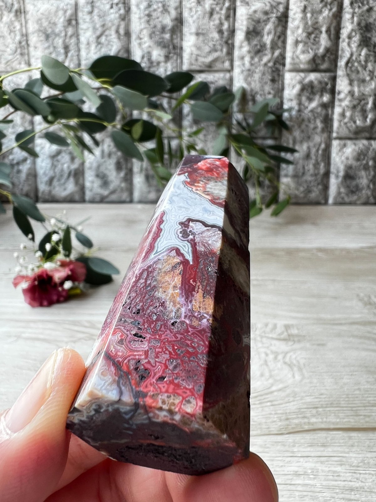 神秘的に重なり合ったメキシカンクレイジーレースアゲート