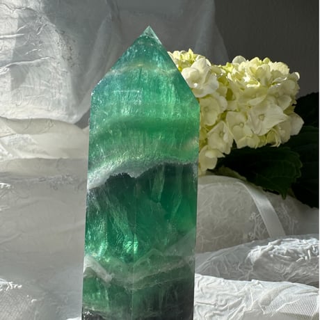 高品質　ハイクオリティ　グリーンフローライト　天然石　スタンド付き 高品質ハイクオリティグリーンフローライト天然石スタンド付き