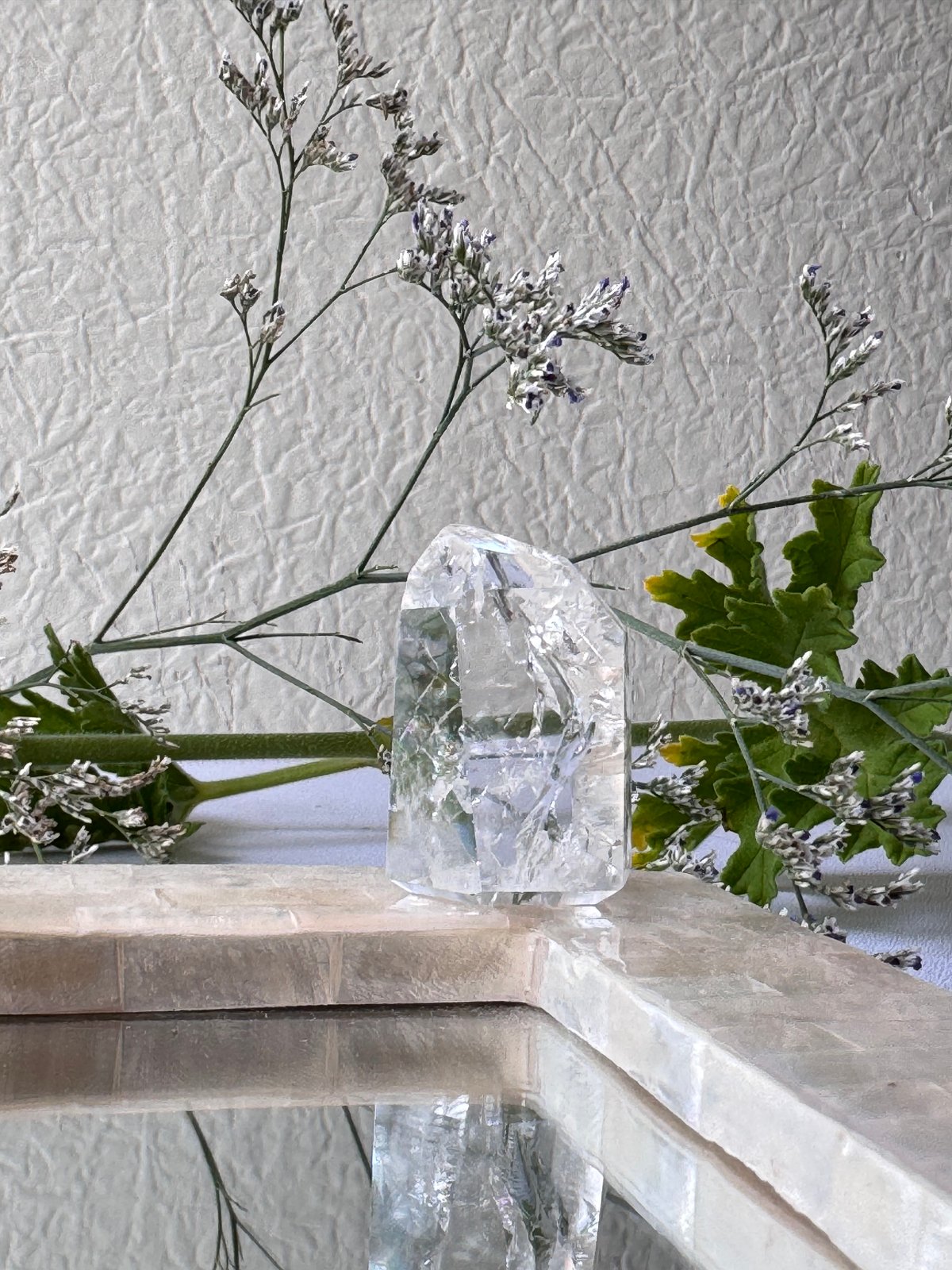 🕊《光の羽が宿る場所──ブラジル産水晶フリーフォーム》 | Studio Kururi