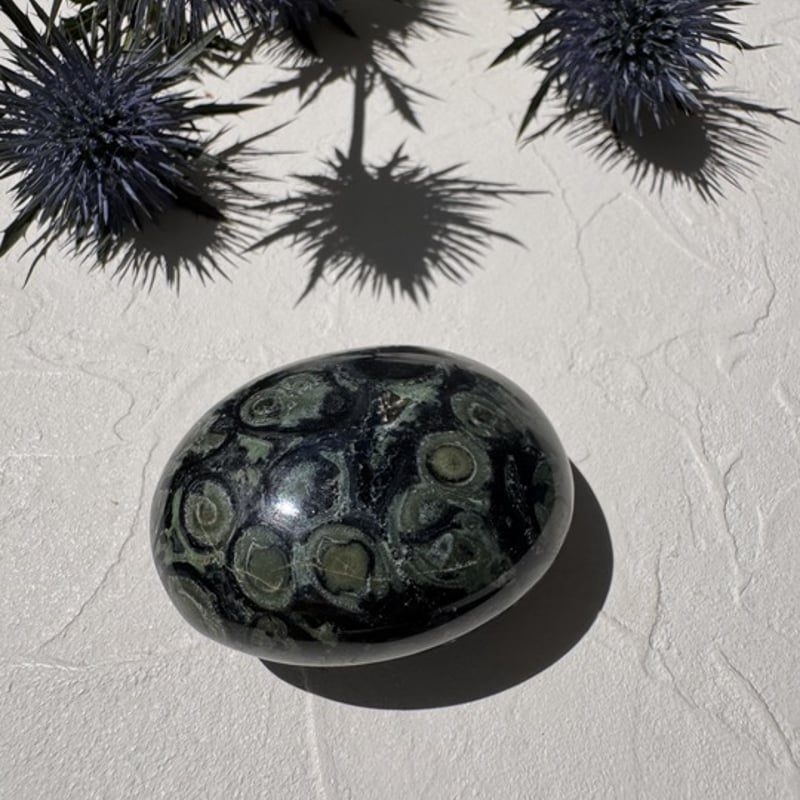 🌱カンババジャスパー ― 静かなる叡智の石 | Studio Kururi