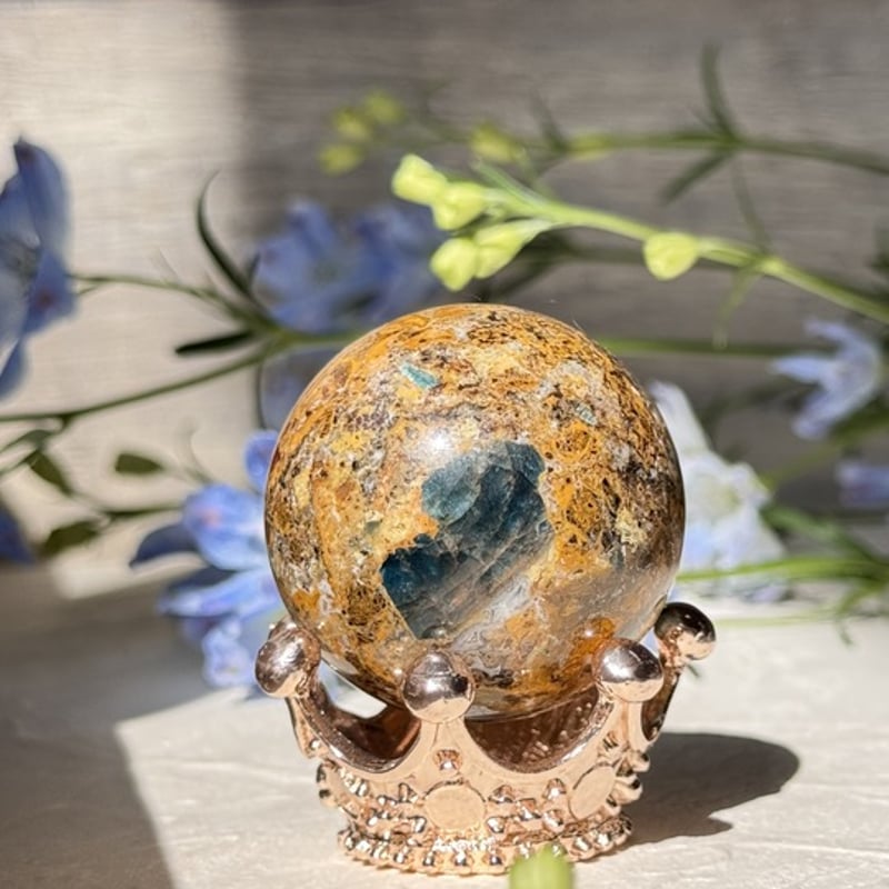 母岩に抱かれて育った青──記憶の層を宿すアパタイト》 | Studio Kururi