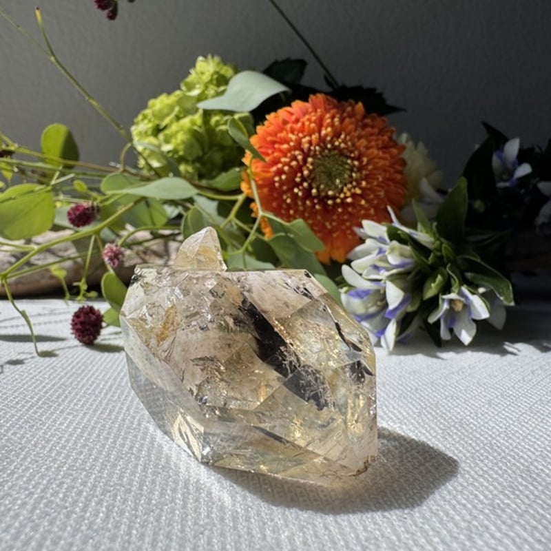 静けさの奥に灯る黄金の記憶》 非加熱シトリン | Studio Kururi