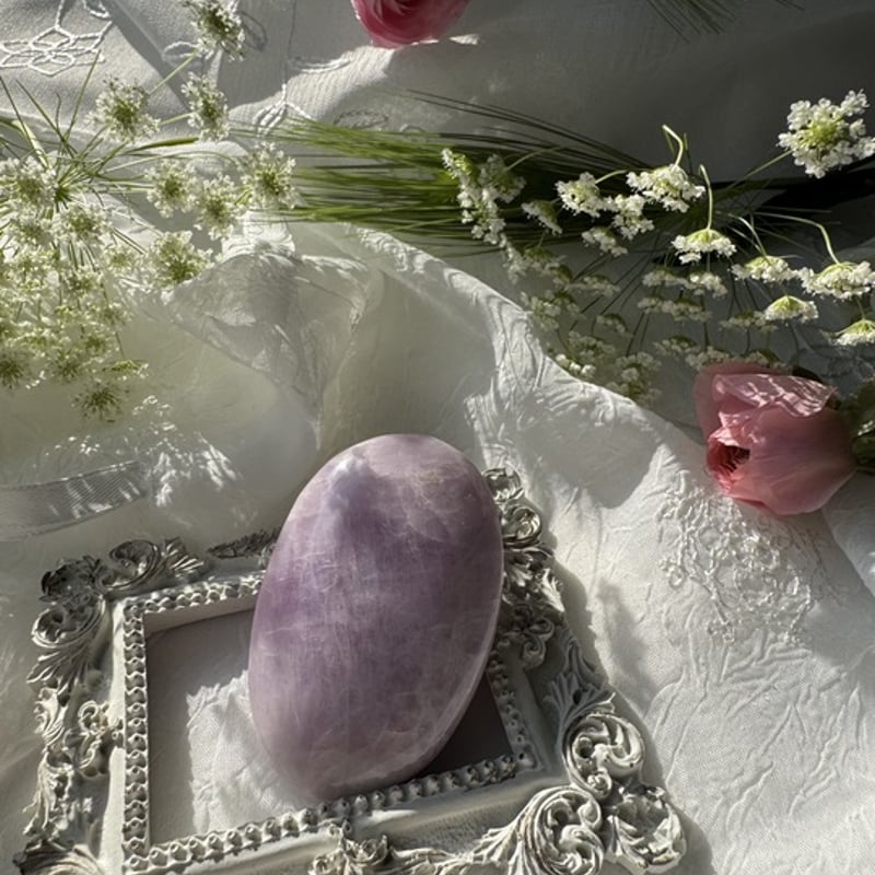 静かな体温を思い出す ― クンツァイトのパームストーン ― | Studio Kururi