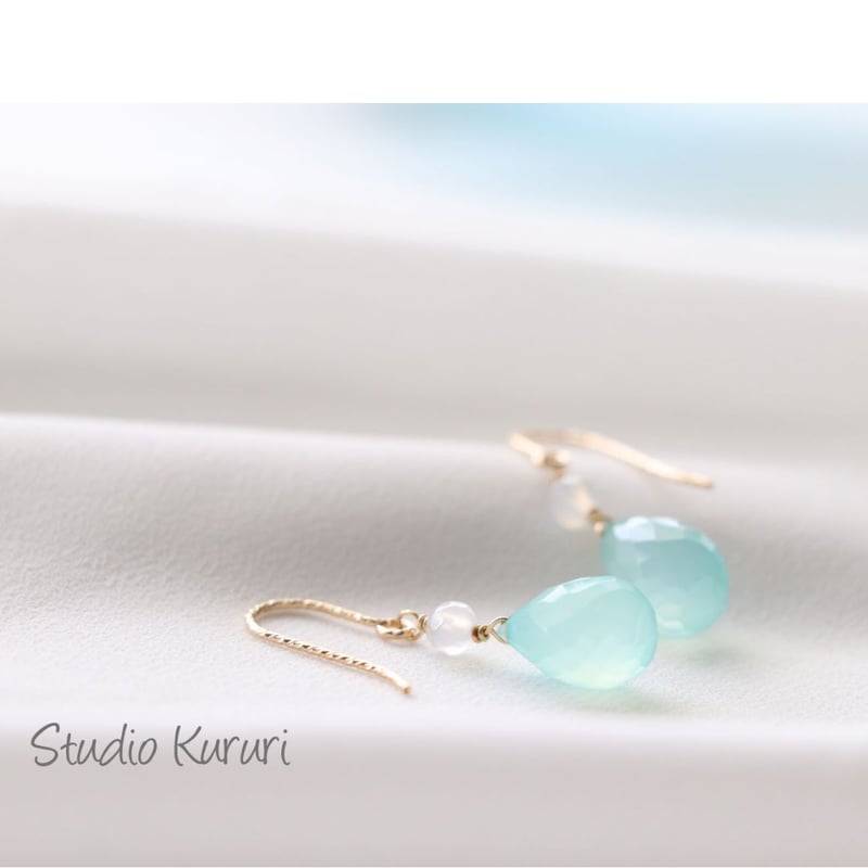 幸せがギュッ♪ シーブルーカルセドニーピアス | Studio Kururi