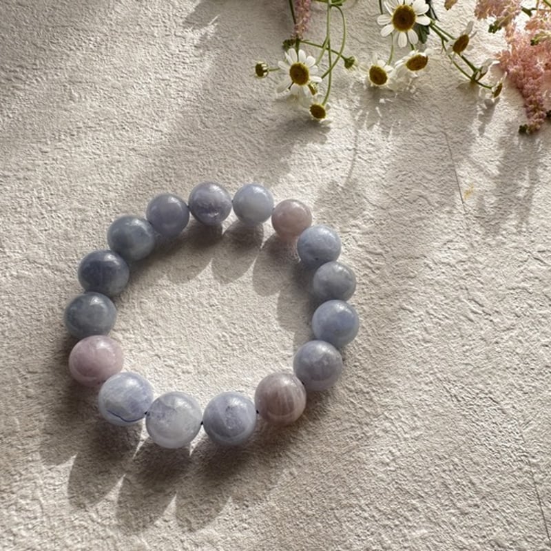 静かな癒しがほどけてゆく》ブルーローズクォーツ・ブレスレット