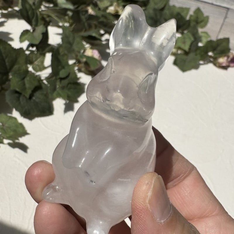 愛のぬくもり♡ ローズクォーツのウサギの彫物 | Studio Kururi