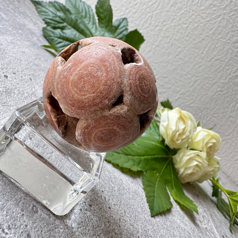 導かれる縁の記憶をたどる球体》龍宮舎利石 （りゅうきゅうしゃりせき