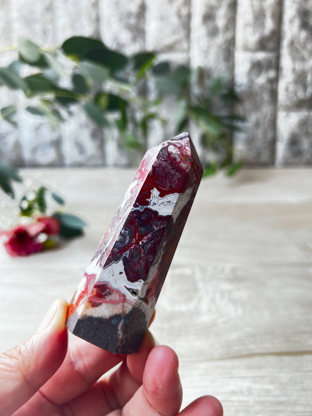 ヨガポーズ彫刻　天然石メキシカンアゲート 神秘的に重なり合ったメキシカンクレイジーレースアゲート | Studio Kururi