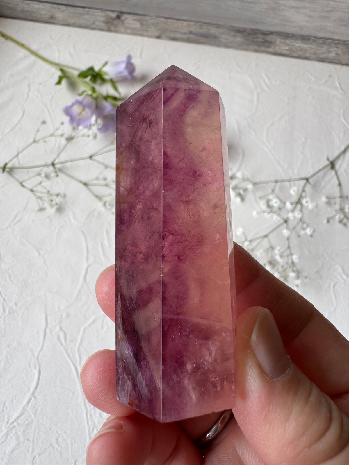 色の奏でるメロディ 赤紫と黄色のフローライト✨ | Studio Kururi