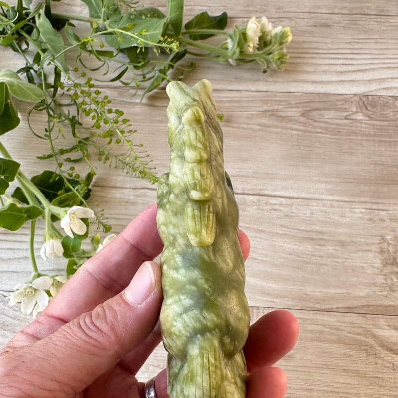 ✨《風と大地に生きる守り手》ネフライト・ホース彫刻✨ | Studio Kururi