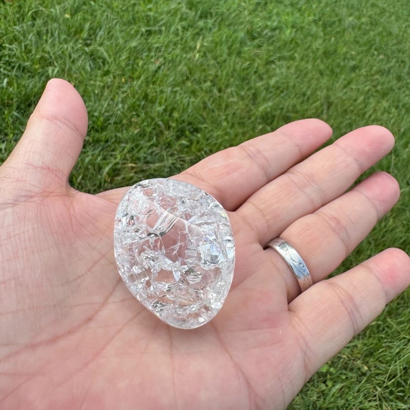 大粒のクラック水晶 内なる虹を照らす | Studio Kururi