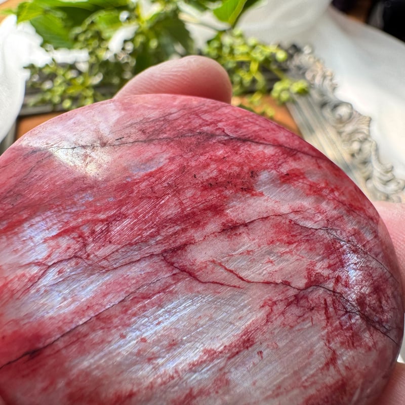 静寂の魔法石 レッドブルームーンストーン パームストーン | Studio Kururi