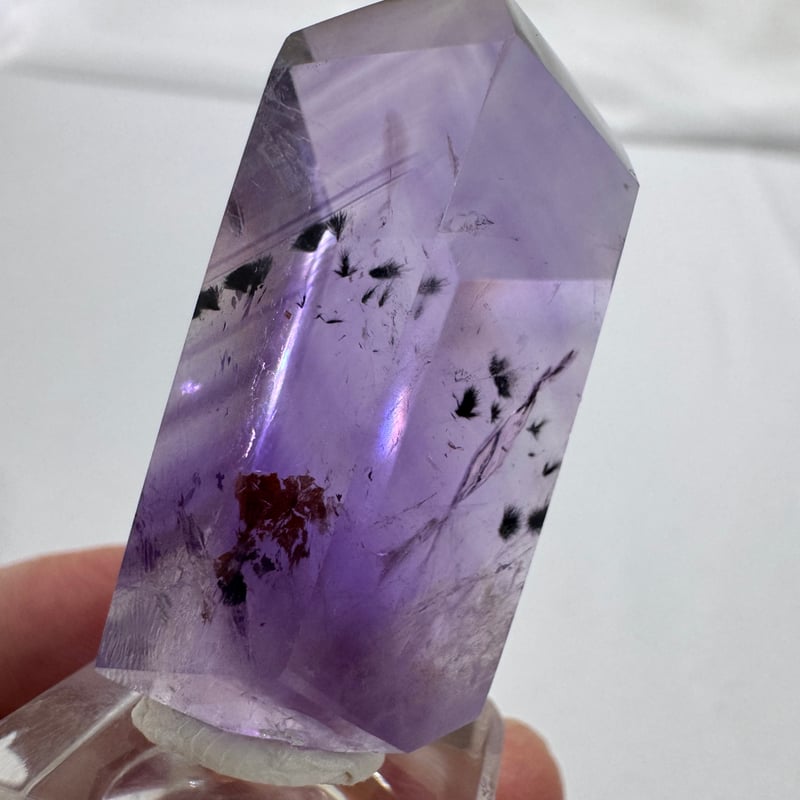 ファントムの記憶と力強さ—ロマネサイトインアメジストの深層 | Studio