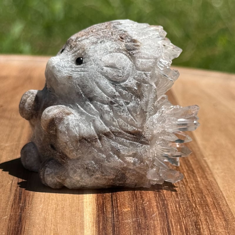 ハリネズミ　天然クリスタル生石　クラスター　彫物 ハリネズミ天然クリスタル生石クラスター彫物