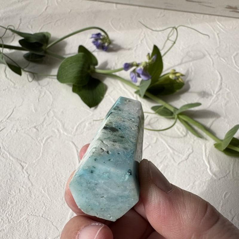 光輝く個性の塔 フェニックスストーン | Studio Kururi