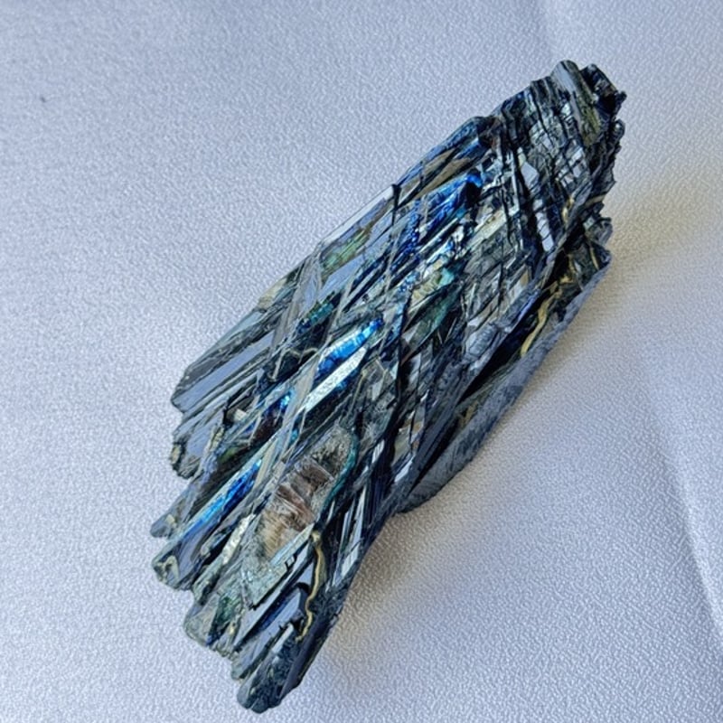 🖤《問いかける結晶──ビビアナイト原石》 | Studio Kururi