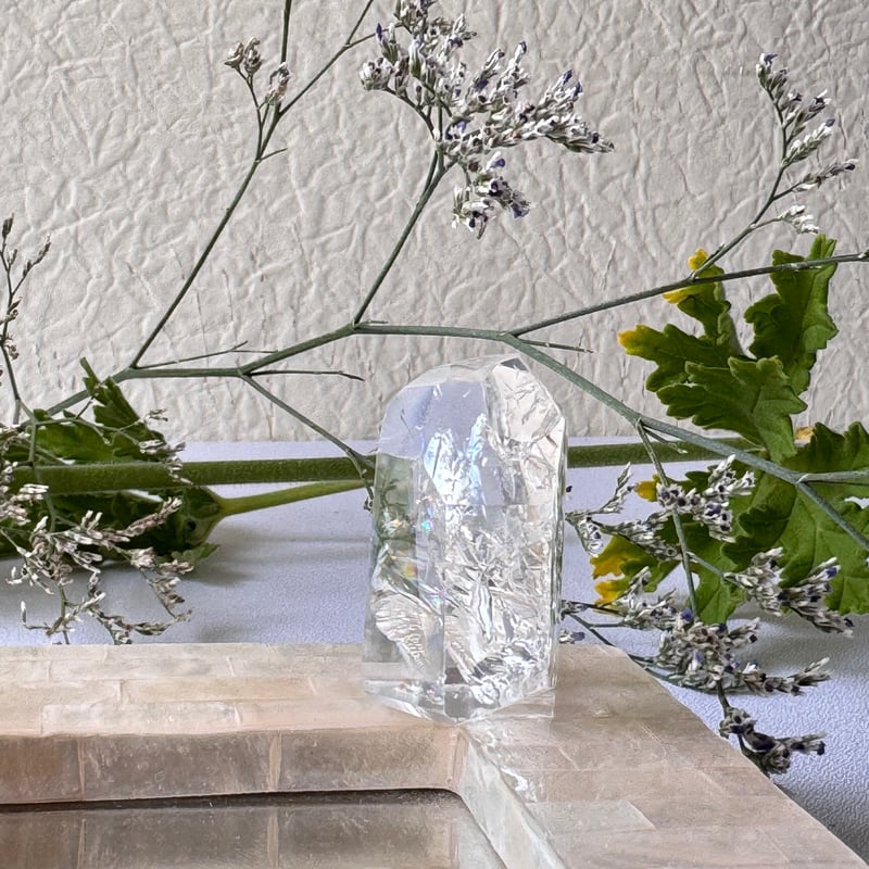 🕊《光の羽が宿る場所──ブラジル産水晶フリーフォーム》 | Studio Kururi