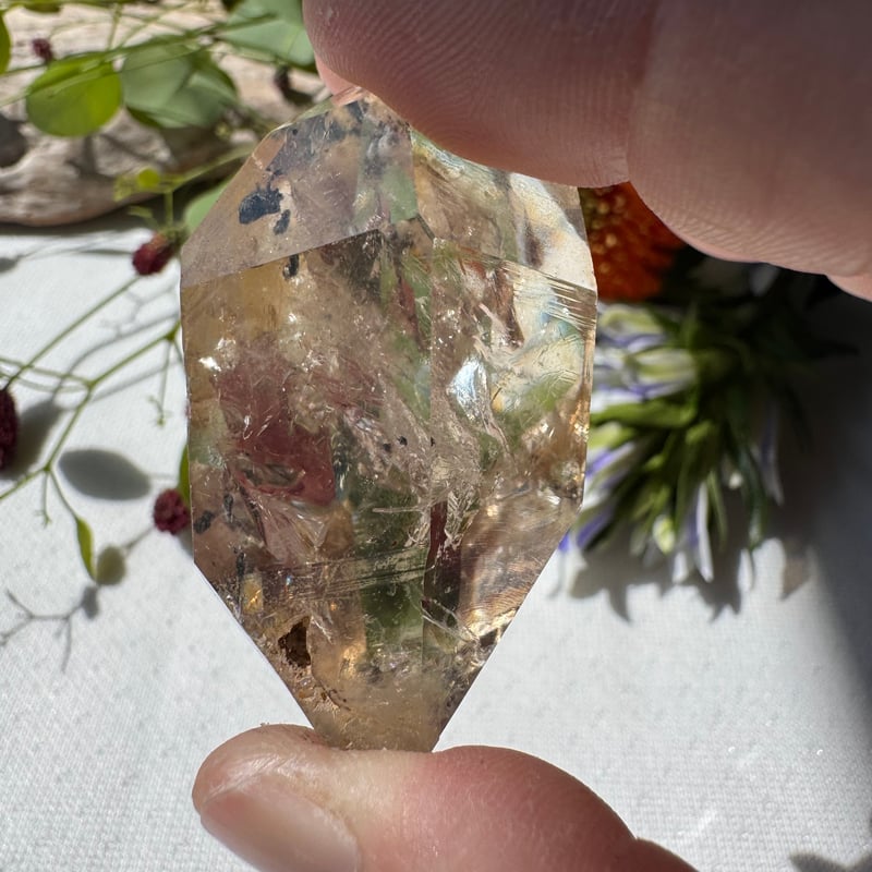 静けさの奥に灯る黄金の記憶》 非加熱シトリン | Studio Kururi