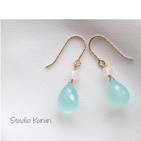 幸せがギュッ♪　シーブルーカルセドニーピアス