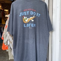 BIG DOGS JUST DO IT LATER Tシャツ